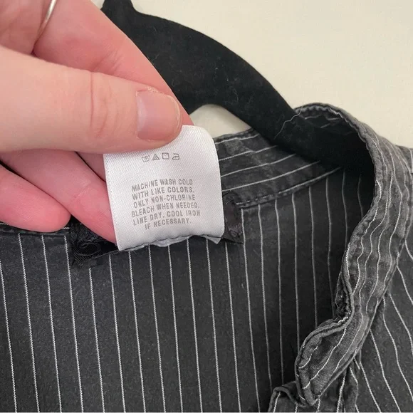 Fleurish | Black and White Pinstripe Button down | Size Small - Picture 11 of 11